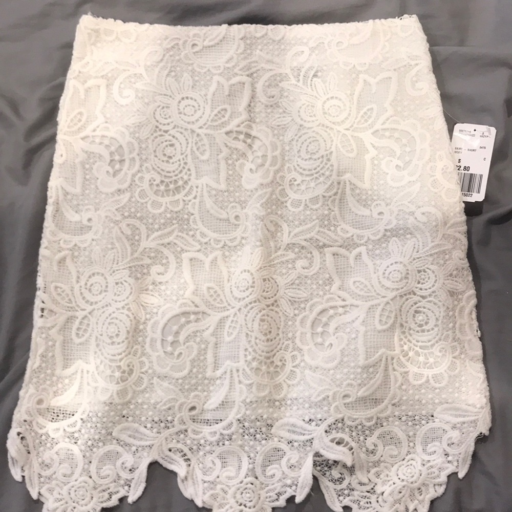 NWT Lace skirt